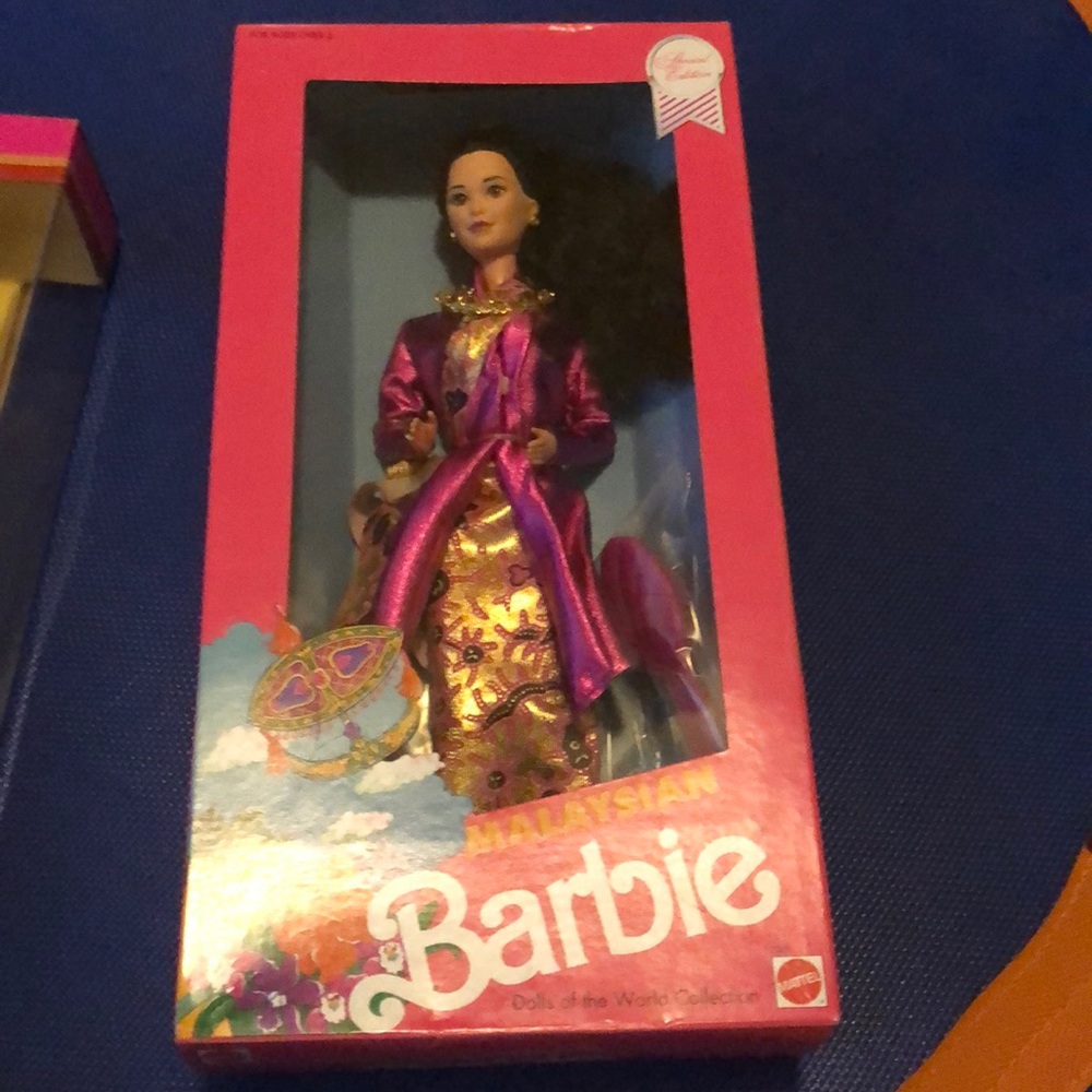 Barbie limited edition Dolls of the World - Picture 2 of 4